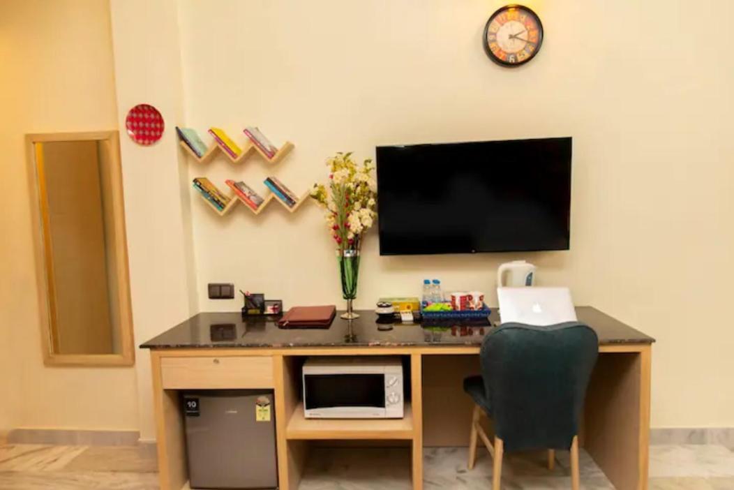 J'S Nest Hotel โกลกาตา ภายนอก รูปภาพ