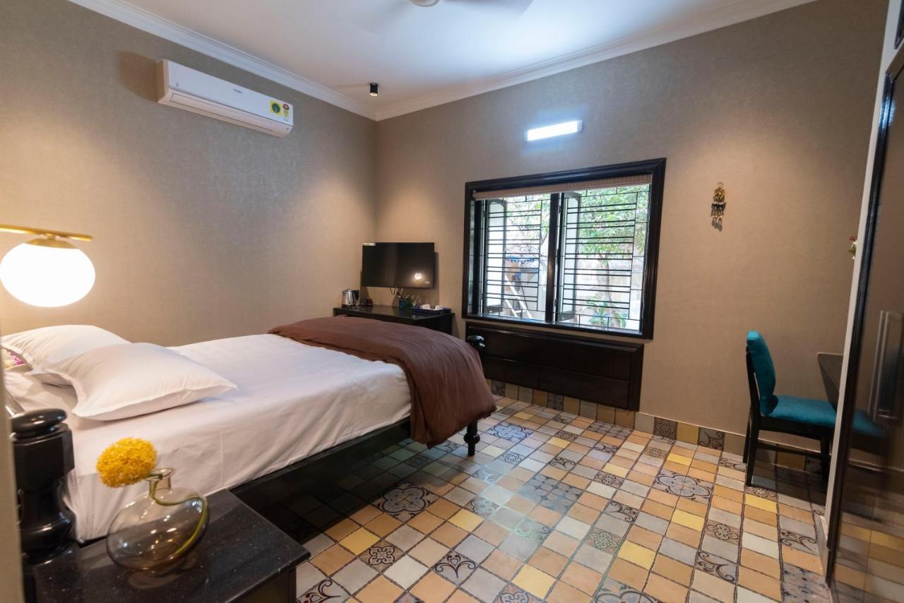 J'S Nest Hotel โกลกาตา ภายนอก รูปภาพ