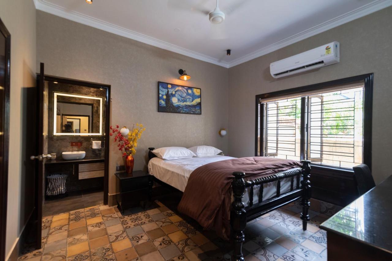 J'S Nest Hotel โกลกาตา ภายนอก รูปภาพ