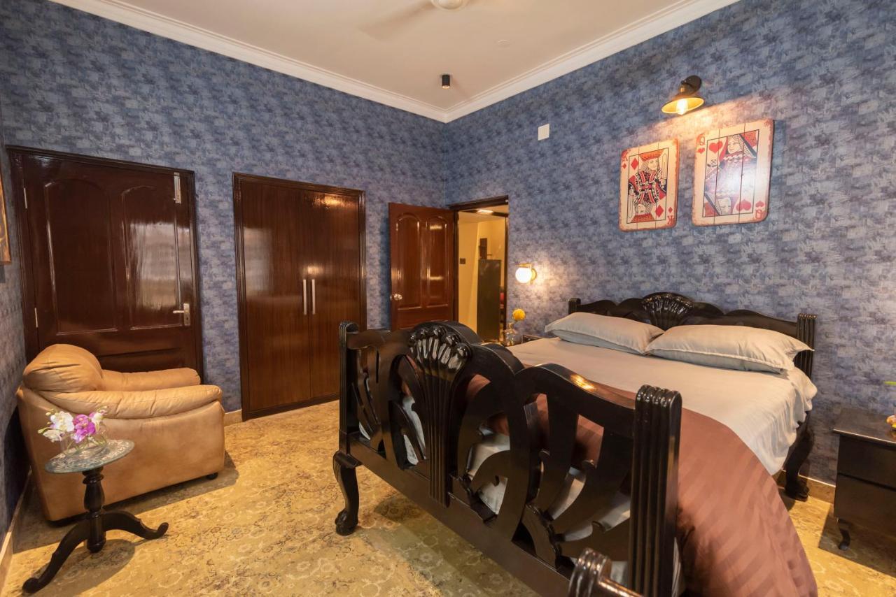 J'S Nest Hotel โกลกาตา ภายนอก รูปภาพ