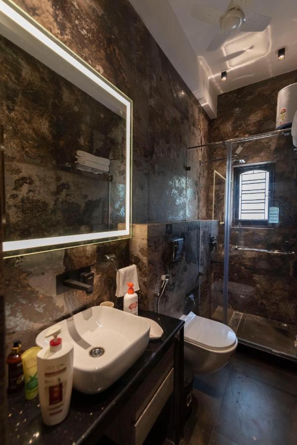 J'S Nest Hotel โกลกาตา ภายนอก รูปภาพ