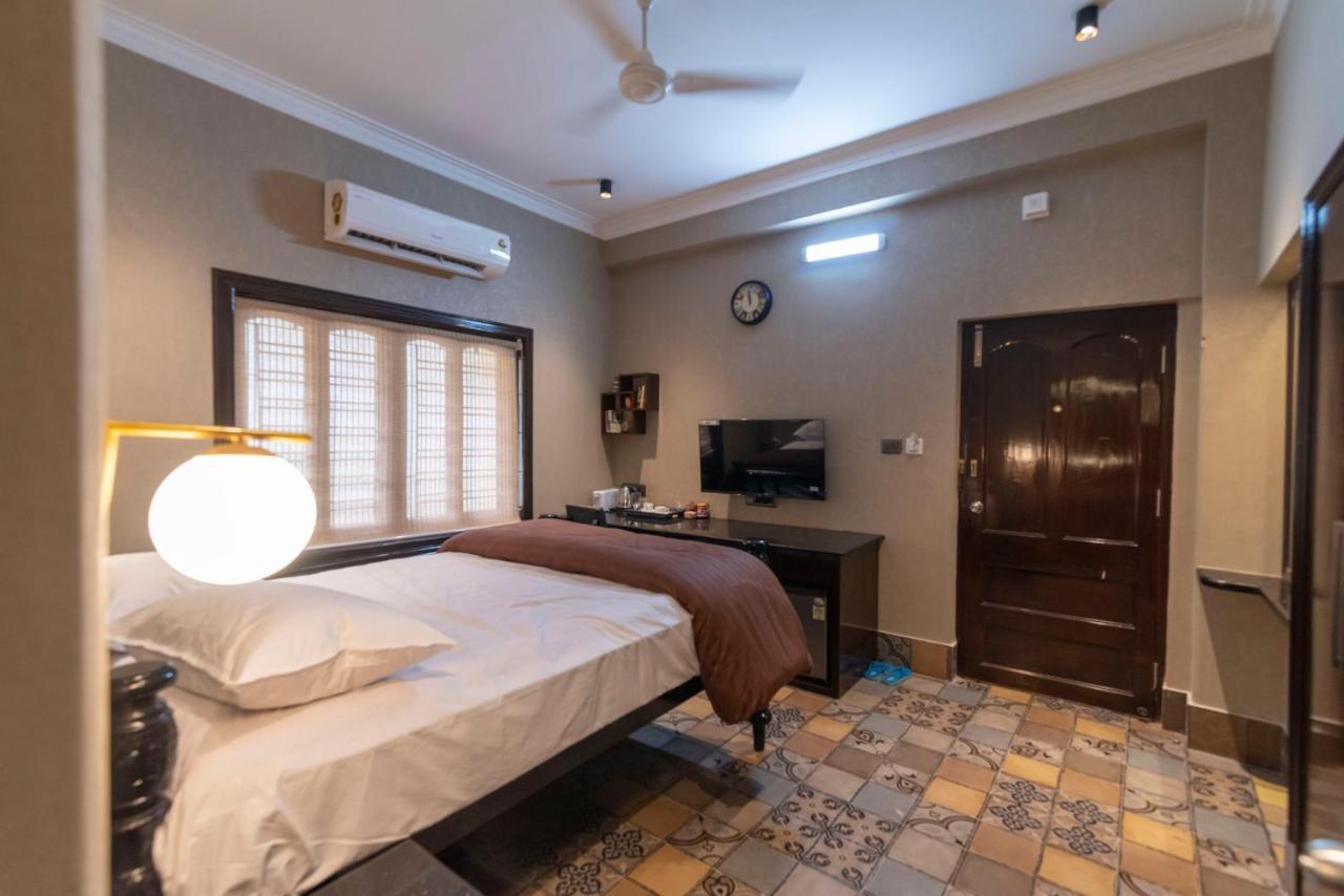J'S Nest Hotel โกลกาตา ภายนอก รูปภาพ