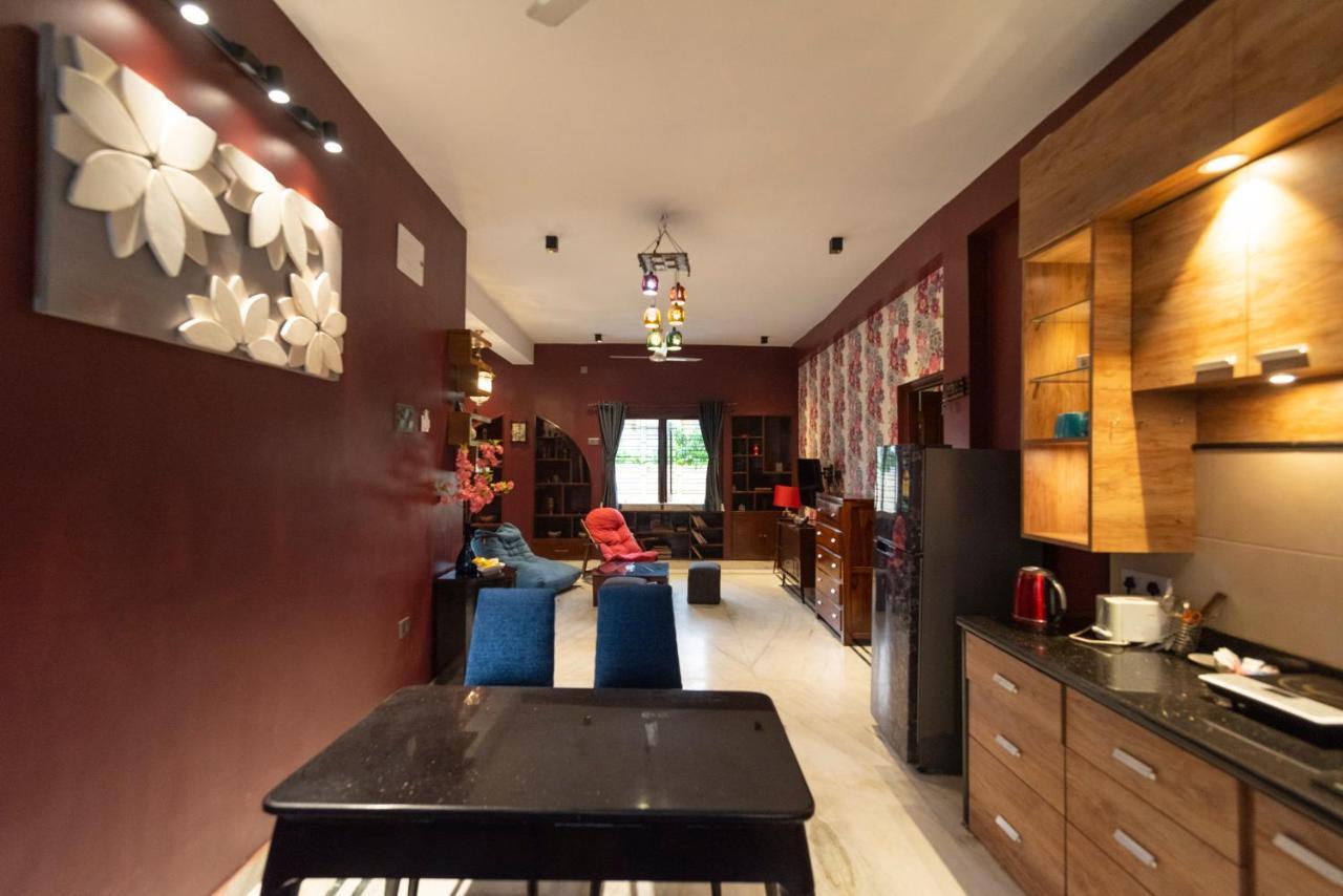 J'S Nest Hotel โกลกาตา ภายนอก รูปภาพ